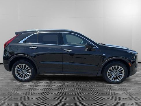 Used 2024 Cadillac XT4 Premium Luxury image 8