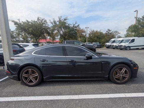 Used 2025 Porsche Panamera RWD image 2