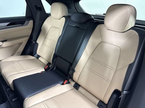 Certified 2026 Porsche Cayenne E-Hybrid AWD/4WD image 21