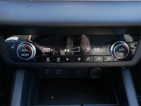 Used 2025 Mitsubishi Outlander SE image 21