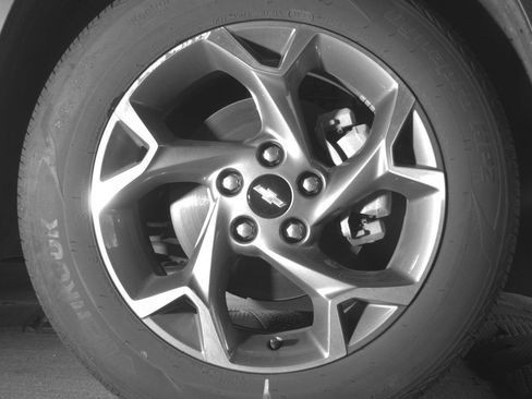 Used 2025 Chevrolet Trax LT FWD image 13