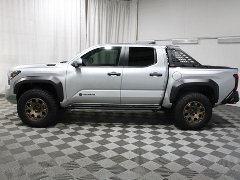 Used 2025 Toyota Tacoma 4x4 Double Cab Hybrid image 37