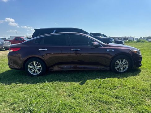 Used 2016 Kia Optima LX w/ LX Convenience Package FWD image 2