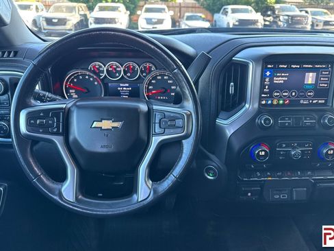 Used 2021 Chevrolet Silverado 1500 LT w/ Z71 Off-Road Package AWD/4WD image 16