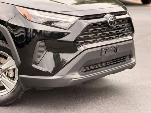 Used 2024 Toyota RAV4 XLE FWD image 6