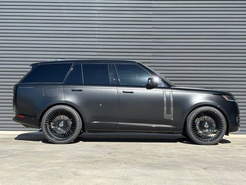Used 2023 Land Rover Range Rover SE image 8