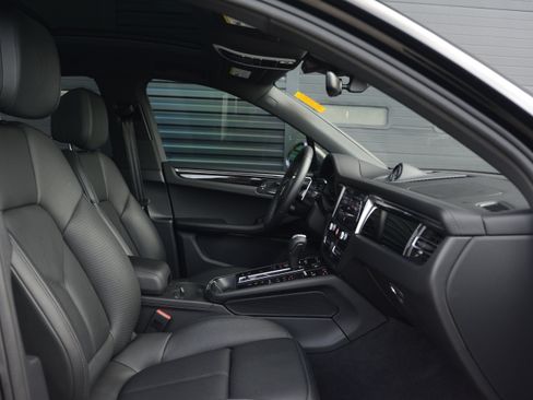 Certified 2026 Porsche Macan Turbo AWD/4WD image 26
