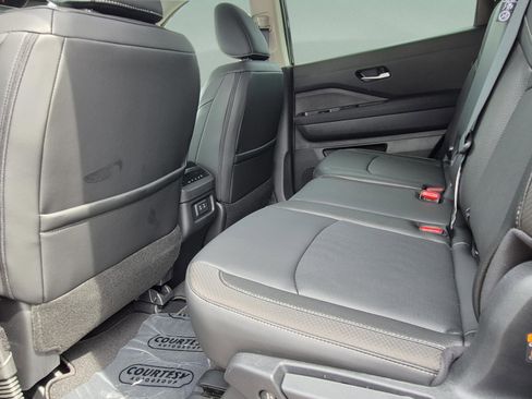 New 2026 Nissan Pathfinder SL FWD image 19