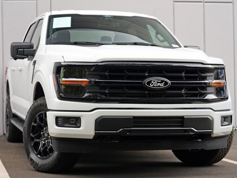 Used 2024 Ford F150 XLT w/ XLT Black Appearance Package AWD/4WD image 4