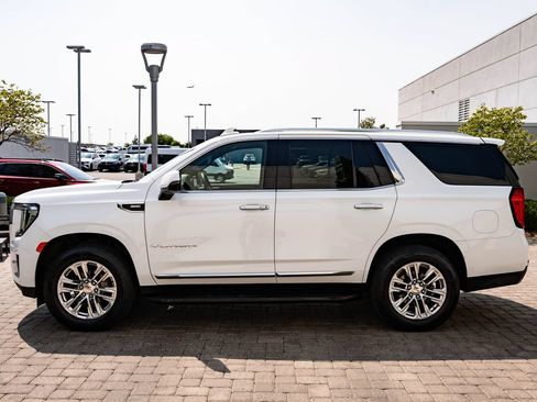 Used 2024 GMC Yukon SLT w/ SLT Luxury Package AWD/4WD image 5