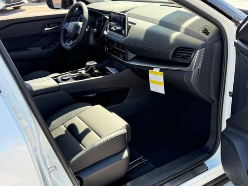 New 2026 Nissan Rogue SV AWD/4WD image 27