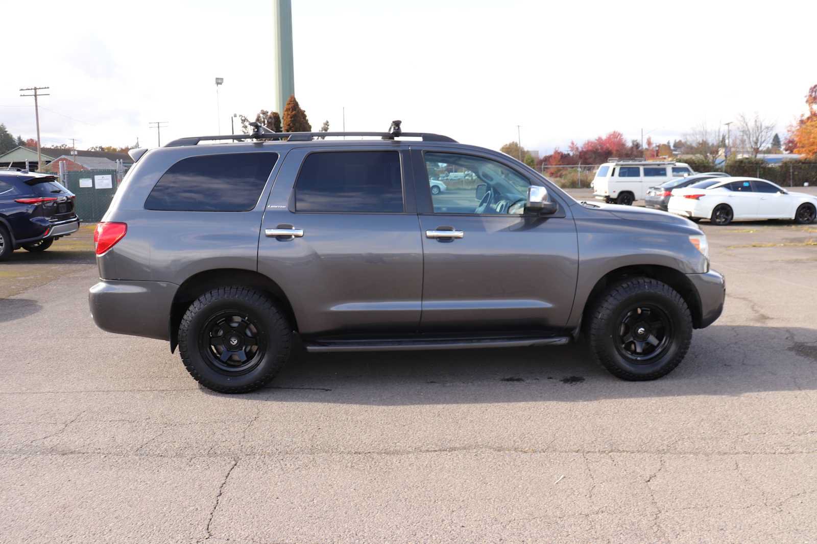 Used 2013 Toyota Sequoia Limited AWD/4WD image 4