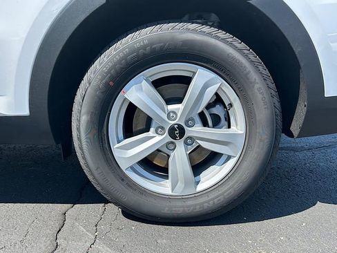 New 2025 Kia Sorento LX image 23