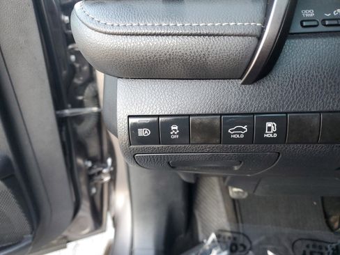 Used 2024 Toyota Camry SE image 30