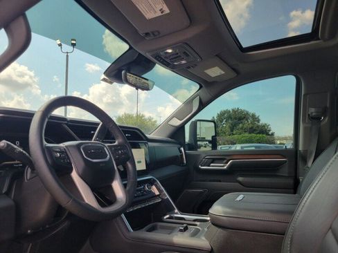 Used 2024 GMC Sierra 2500 Denali w/ Denali Reserve Package AWD/4WD image 11