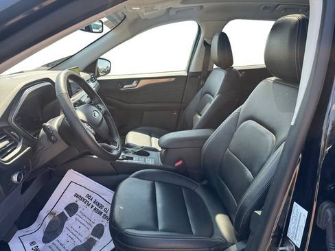Used 2021 Ford Escape Titanium w/ Class II Trailer Tow Package AWD/4WD image 10