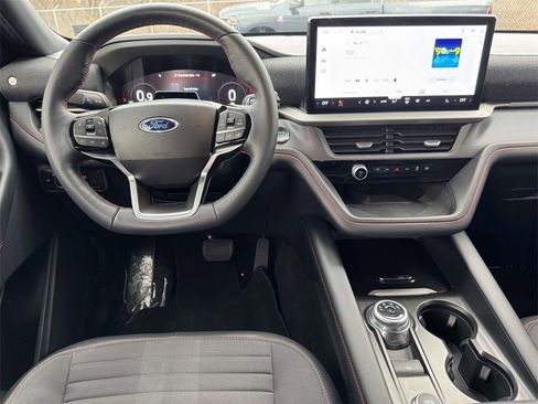 Used 2025 Ford Explorer ST-Line image 17