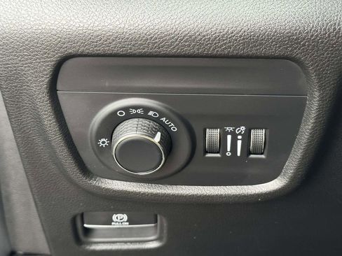 Used 2024 Jeep Grand Cherokee L Altitude image 28