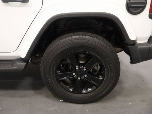 Used 2020 Jeep Wrangler Unlimited Sahara image 24