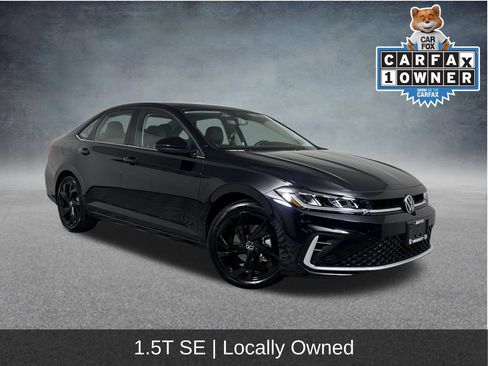 Used 2025 Volkswagen Jetta SE FWD image 1