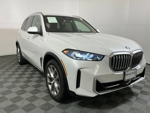 Used 2024 BMW X5 xDrive40i w/ Premium Package AWD/4WD image 4