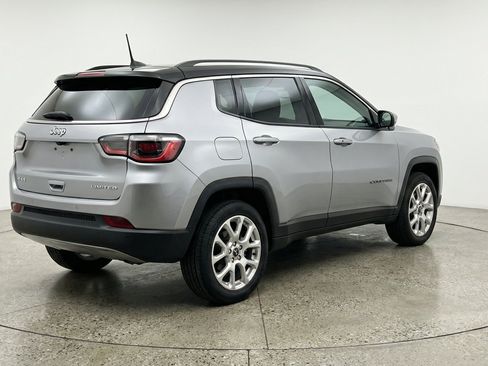 Used 2025 Jeep Compass Limited AWD/4WD image 9