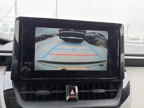 Used 2023 Toyota Corolla LE image 18