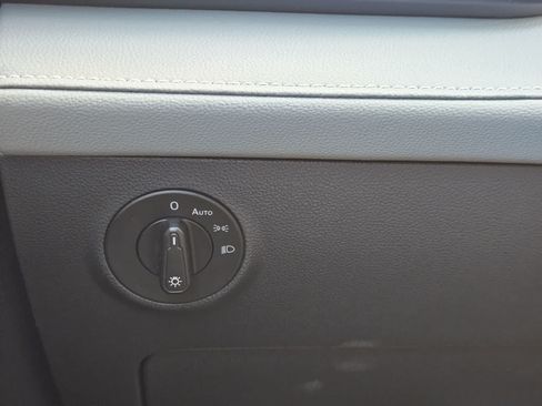 Used 2024 Volkswagen Taos SE FWD image 21