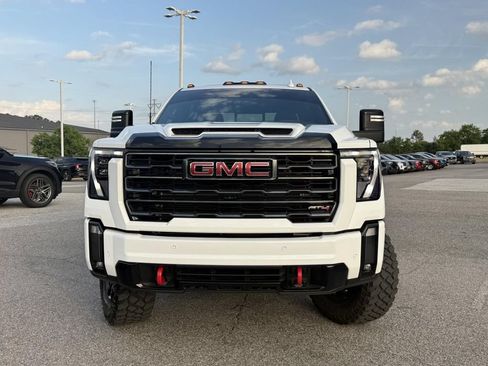 Used 2024 GMC Sierra 2500 AT4 w/ AT4 Premium Plus Package AWD/4WD image 4