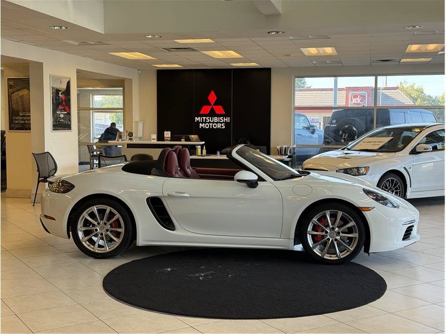 Used 2024 Porsche 718 Boxster S RWD image 4
