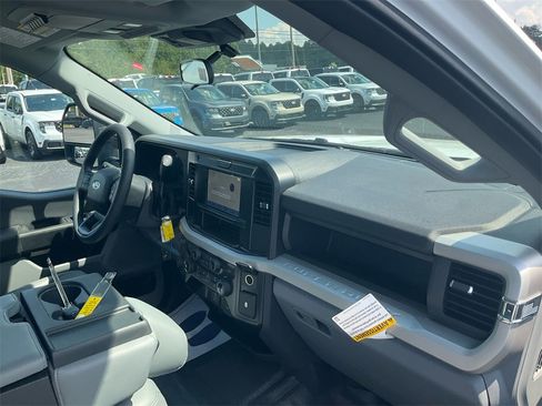 Used 2026 Ford F250 XL w/ XL Chrome Package image 12