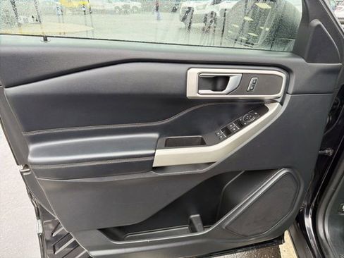 Used 2020 Ford Explorer XLT w/ Equipment Group 202A image 11
