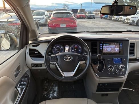 Used 2015 Toyota Sienna AWD image 22