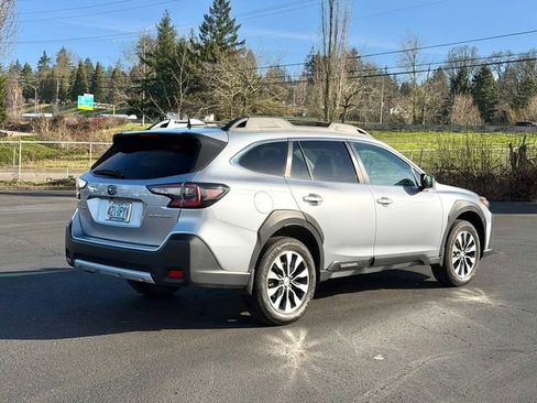 Used 2023 Subaru Outback Limited image 4