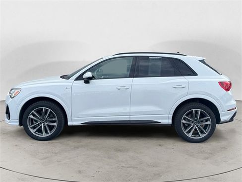 Used 2021 Audi Q3 2.0T Premium Plus w/ Premium Plus Package image 4