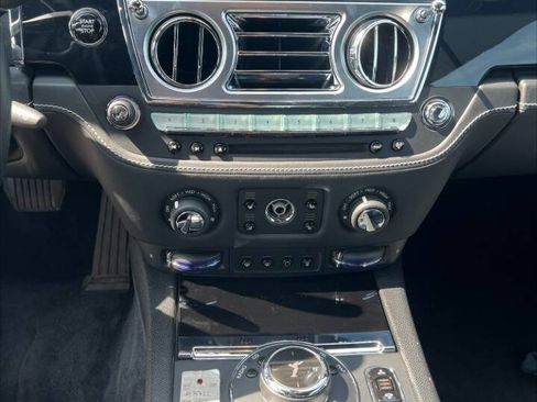 Used 2016 Rolls-Royce Wraith RWD image 24