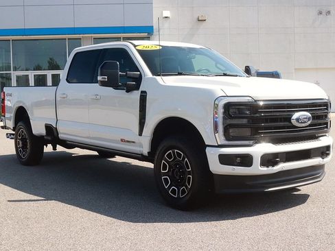 Used 2025 Ford F350 Platinum AWD/4WD image 3
