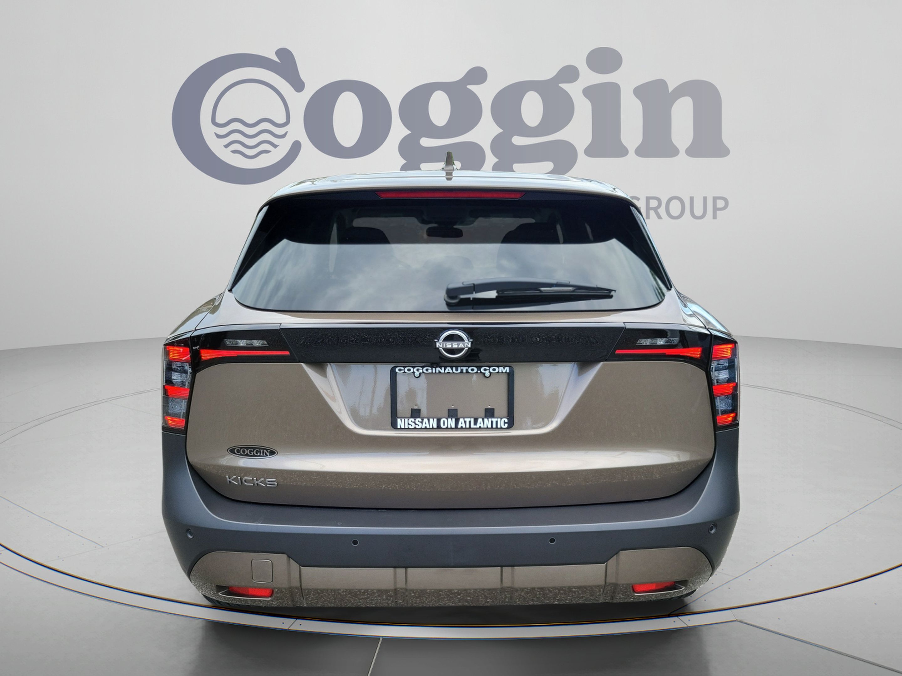Used 2025 Nissan Kicks SV FWD image 3