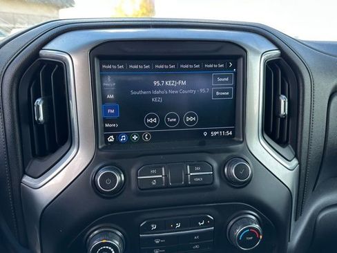 Used 2019 Chevrolet Silverado 1500 LT w/ Z71 Off-Road Package AWD/4WD image 12