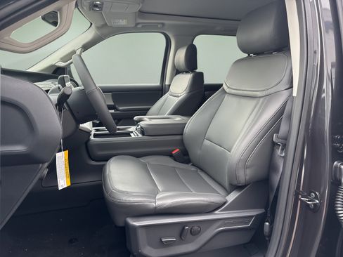 New 2026 Ford Expedition Active AWD/4WD image 25