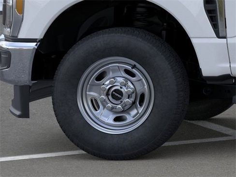 New 2026 Ford F250 XL w/ XL Chrome Package image 19