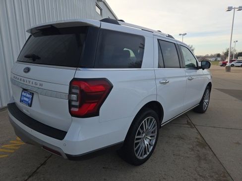 Used 2023 Ford Expedition Limited image 6