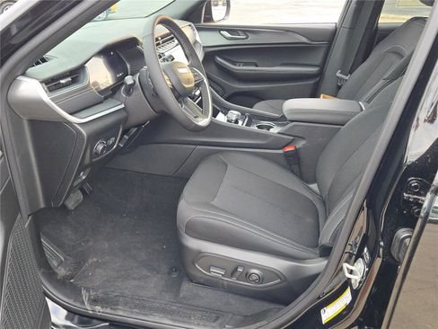 New 2025 Jeep Grand Cherokee Laredo w/ Luxury Tech Group I image 26