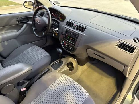 Used 2005 Ford Focus ZXW Wagon image 13