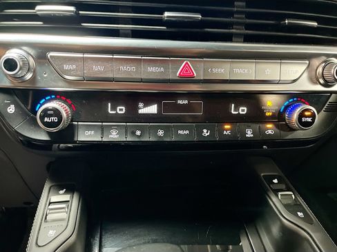 Used 2022 Kia Telluride SX w/ SX Prestige Package AWD/4WD image 16
