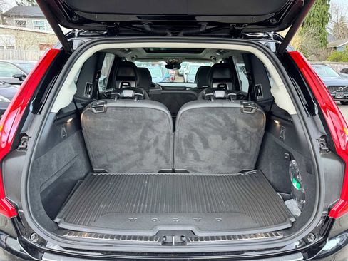Certified 2025 Volvo XC90 B6 Plus w/ Protection Package Premier image 17