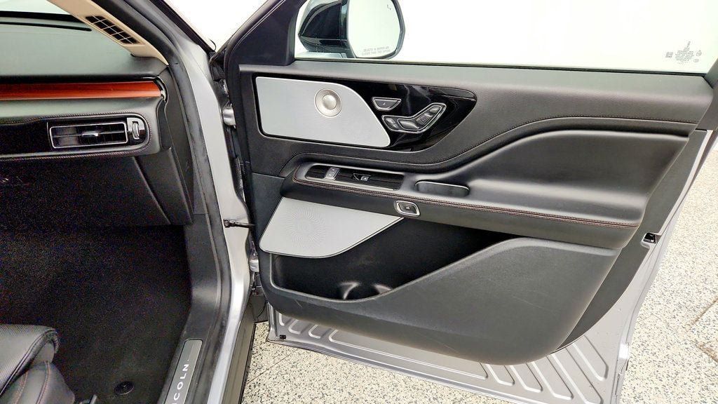 Used 2022 Lincoln Aviator Grand Touring w/ Equipment Group 301A AWD/4WD image 24