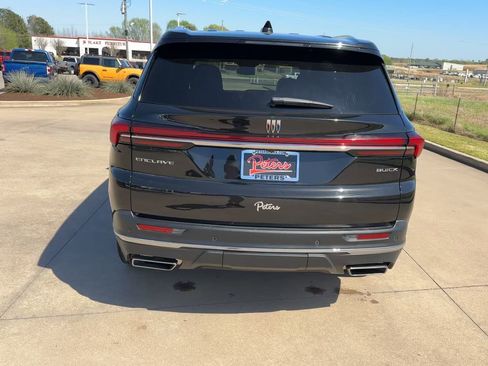Used 2025 Buick Enclave Preferred image 6
