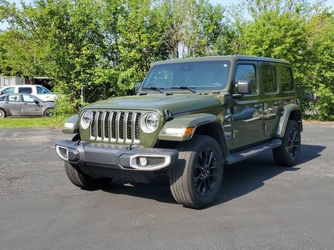 Used 2021 Jeep Wrangler Unlimited Sahara w/ Cold Weather Group AWD/4WD image 2