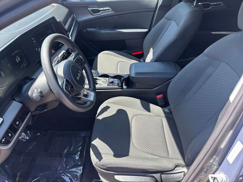 Used 2025 Kia Sportage LX FWD image 27